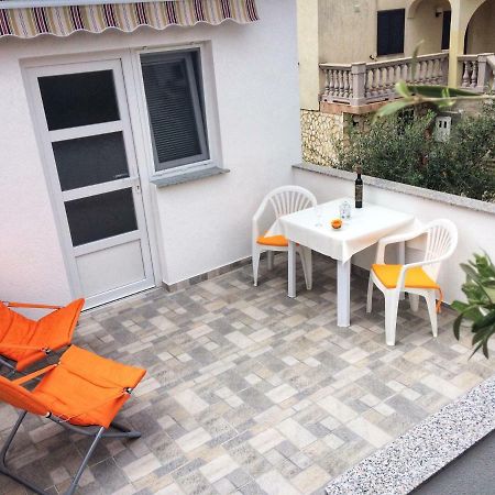 Apartments Nina Omisalj Ngoại thất bức ảnh