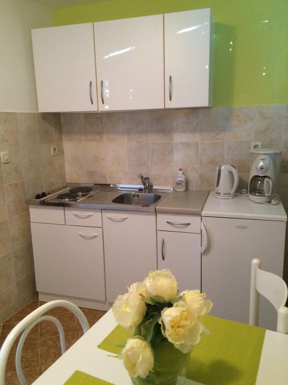 Apartments Nina Omisalj Ngoại thất bức ảnh