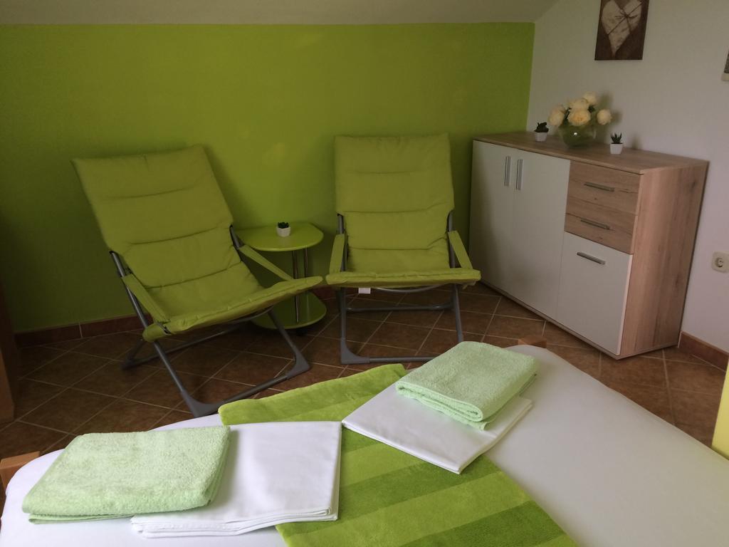 Apartments Nina Omisalj Ngoại thất bức ảnh