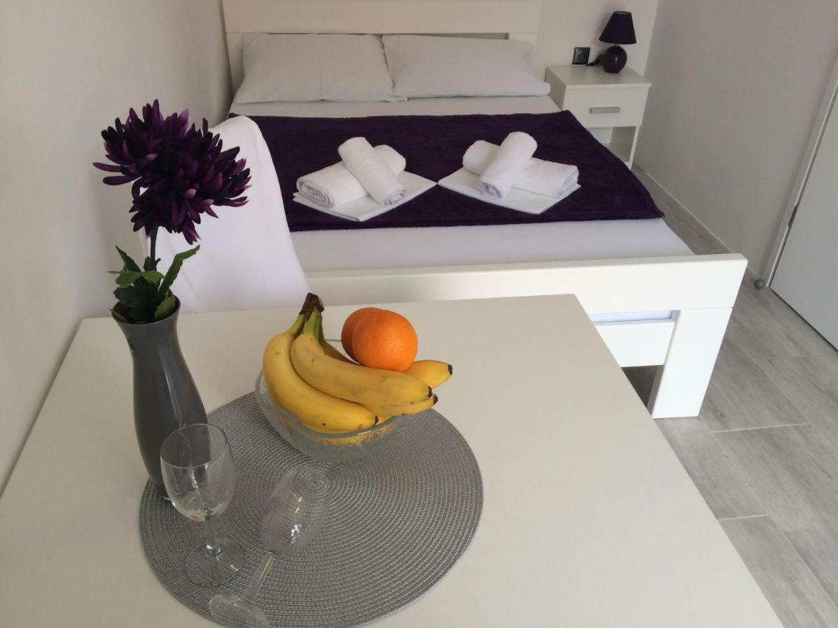 Apartments Nina Omisalj Ngoại thất bức ảnh